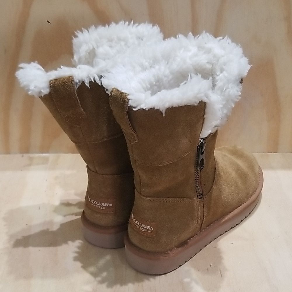 Koolaburra by UGG Tan Boots with White Fur Lining Wmn's size 6
